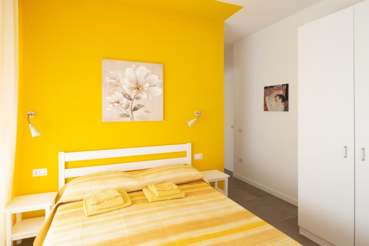 Castelvi Rooms Кальяри Экстерьер фото
